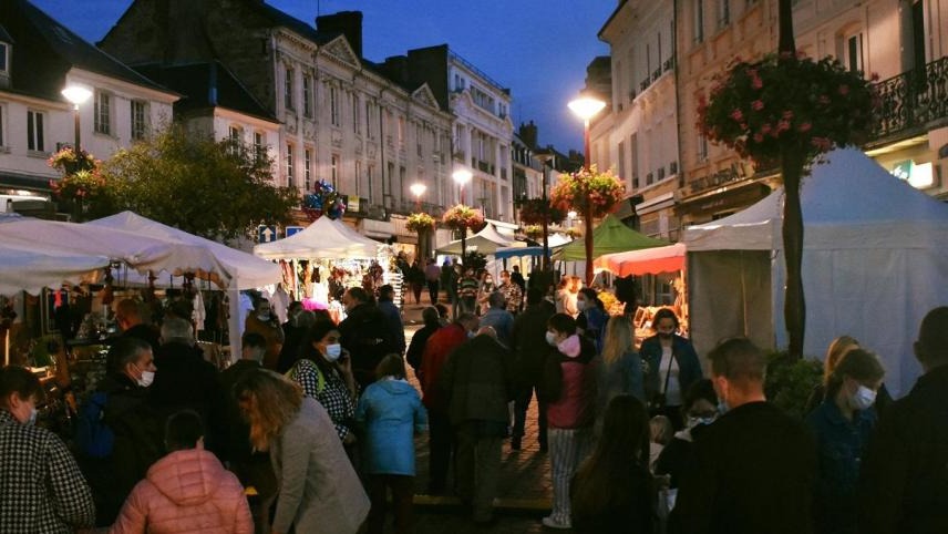 marché nocturne deauville
