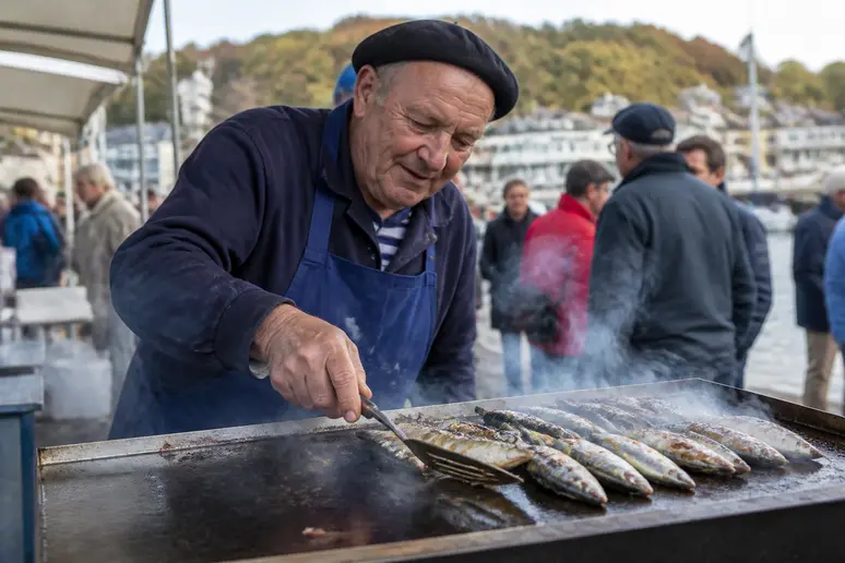 Grilleurs préparant des harengs frais directement sur les quais des ports normands