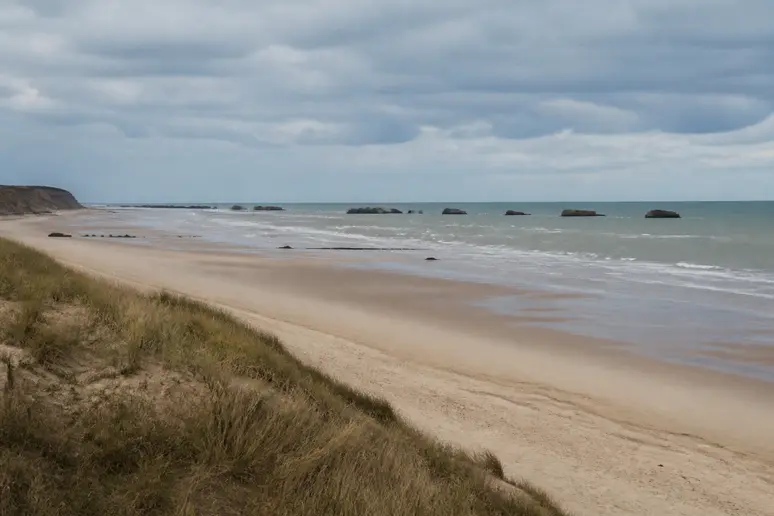 Plage de la Côte Fleurie propice aux promenades avec un animal de compagnie