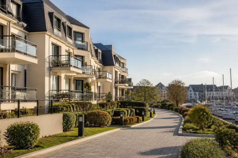 Résidence Cap Cabourg située dans le quartier calme du port de plaisance en bord de mer