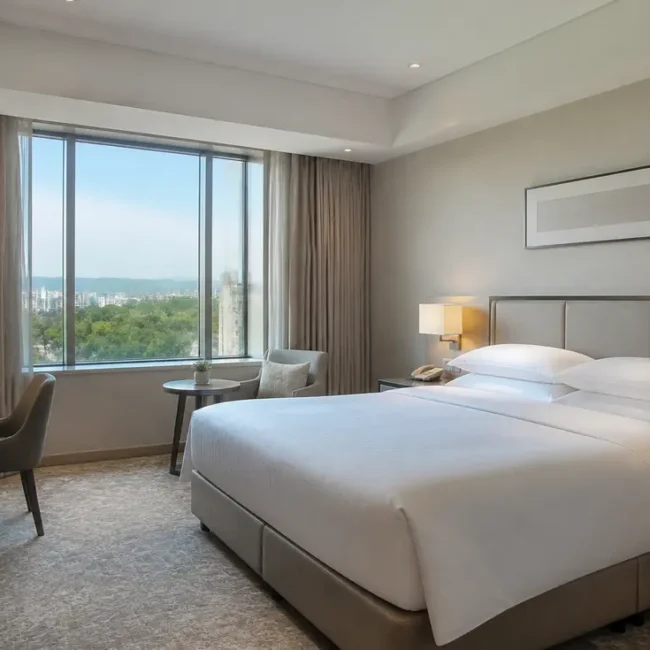 Chambre double lumineuse et moderne dans un hôtel Le Tréport budget en Normandie